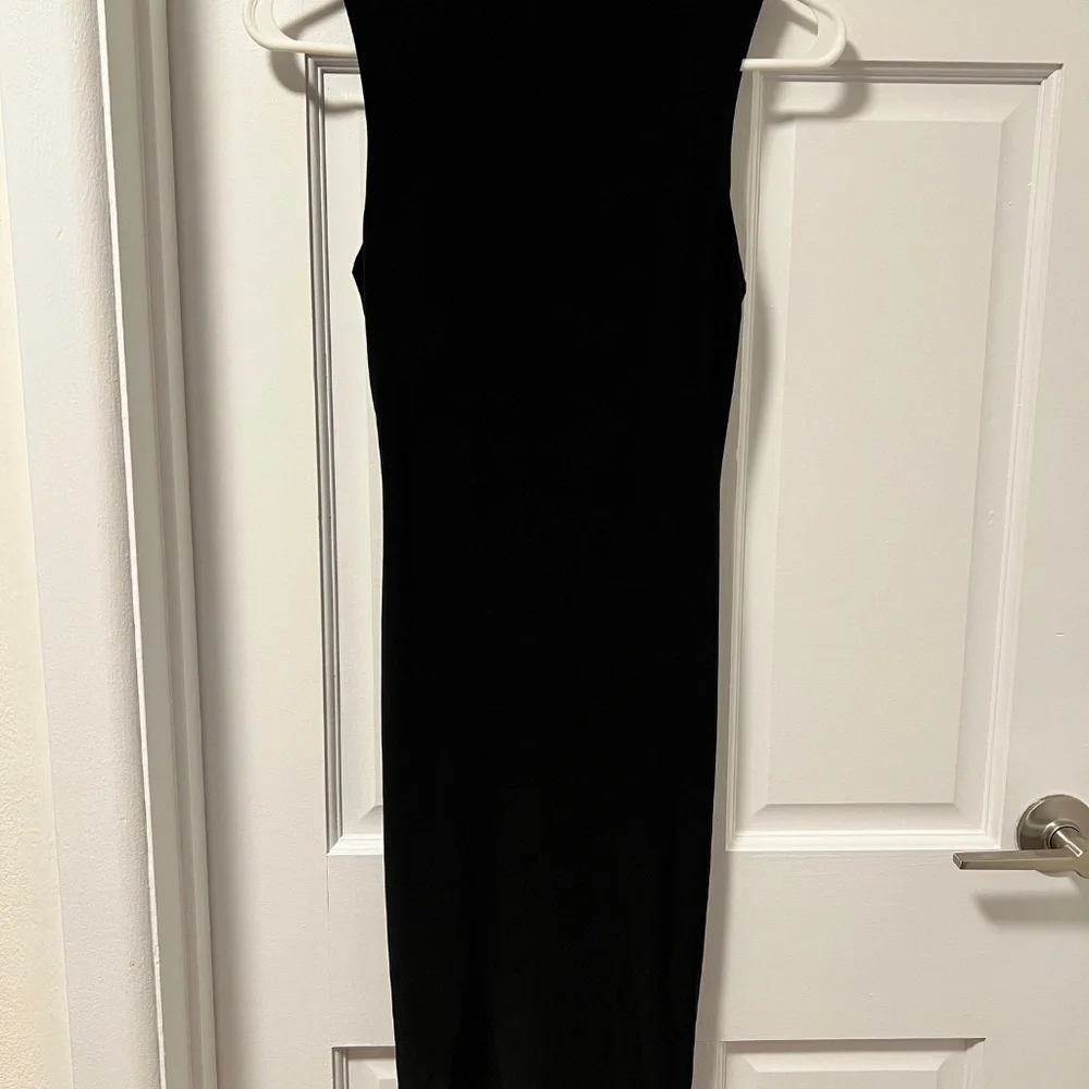 BLACK DRESS - Picture 2 of 3